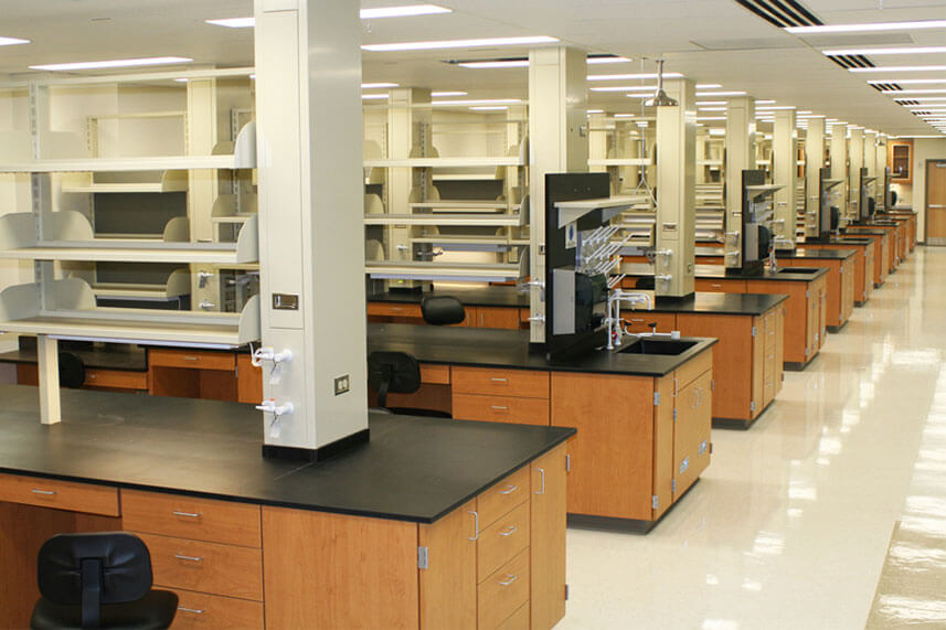 Fixed Lab Bench in a Commercial Lab