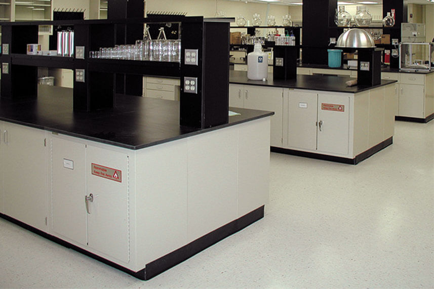 Fixed Lab Bench in a Commercial Lab