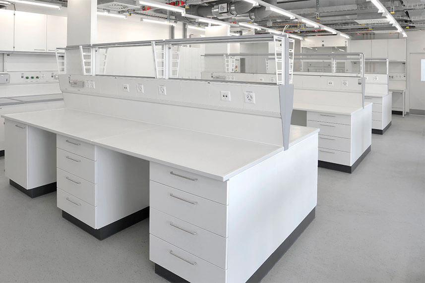 Fixed Lab Bench in a Commercial Lab