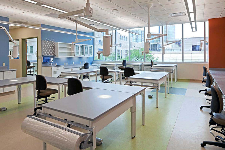 Flexline Lab Tables in a Commercial Lab